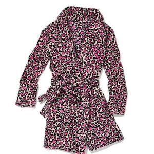 Victoria’s Secret cozy pink heart leopard robe M/L